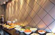 Restoran 4 GreenTree Inn Qianan Fortune Center Hotel