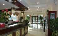 Lobi 7 GreenTree Inn Beijing MenTouGou Express Hotel