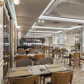 Blue Marlin Deluxe Spa Resort1 , 飯店科纳克利钟楼广场