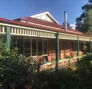 Exterior 4 Balangara Cottages