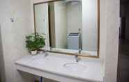 In-room Bathroom 3 Greentree Inn Cixi Zhouxiang Town Jiayue Plaza