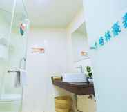 In-room Bathroom 3 Greentree Inn Zhejiang Shaoxing Paojiang Industria