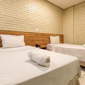 Rede Andrade Goiania Centro 1, バンデイランテ記念碑ホテル