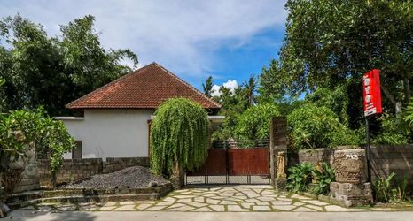 Others 2 Men Bebas Residence