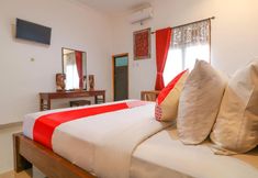 Others 3 Men Bebas Residence