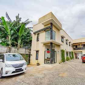 Griya Otista Syariah1 , 飯店Big Bird Pool Sutoyo Halim