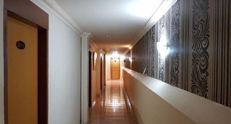 Others 2 Hotel Istana