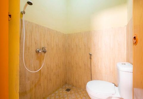 기타 Bumi Eyang Enin Homestay Syariah