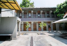 기타 7 Louise Place