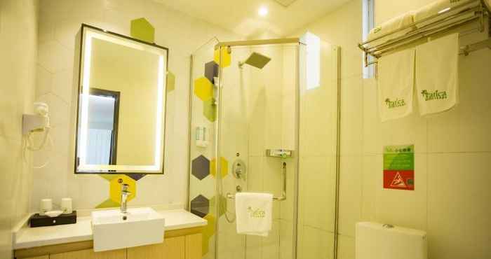 In-room Bathroom Vatica Suzhou Xiaoxian Longhu Road Hotel