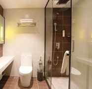 In-room Bathroom 2 Iu Hotelsa Dunhuang Municipal Square
