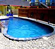 Swimming Pool 3 Orana Motor Inn