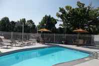 Swimming Pool Residence Inn Louisville East