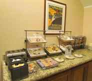 Restoran 6 Residence Inn Louisville East