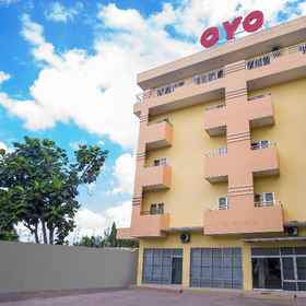 D'Es Guest House 1, Hotel Banjar Fried Chicken