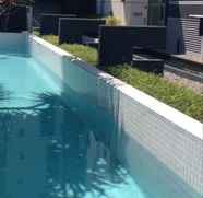 Kolam Renang 3 Story Apartments