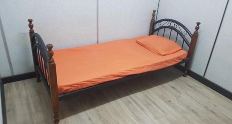 Others 2 D&D Budget Inn