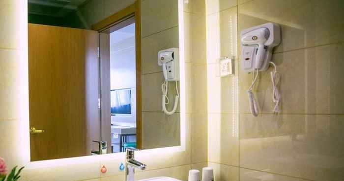 In-room Bathroom Greentree Inn Jining Wenshang County Guangchang Ro