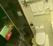 In-room Bathroom 7 Vatica Suzhou Yongqiao District Yinhe 2