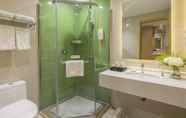 In-room Bathroom 7 Greentree Inn Xuzhou High Speed Railway Station Ea