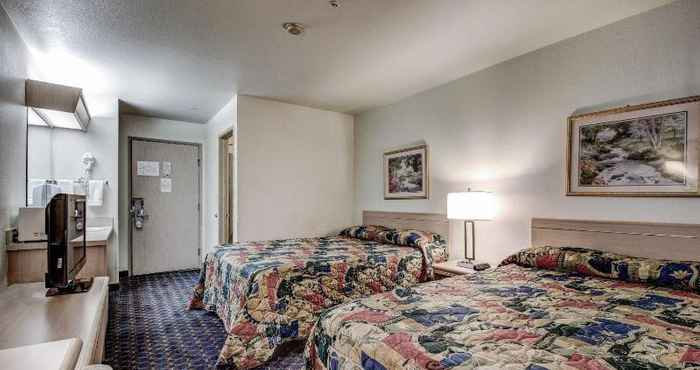 Bedroom SureStay Hotel by Best Western Wells