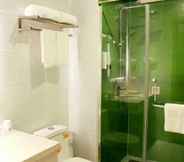 In-room Bathroom 2 Greentree INN Yantai East Zhifu Road