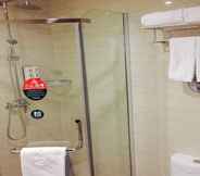 In-room Bathroom 6 Greentree Inn Tianjin Wuqing Wangqingtuo Time Plaz