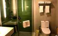 In-room Bathroom 6 Greentree INN Dongtai Sancang Town