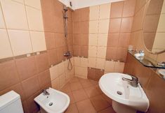 In-room Bathroom 7 Gran Ivan
