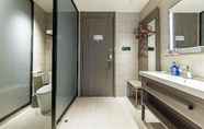 In-room Bathroom 3 Hanting Express Zhangjiagang Taqiao