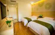 Kamar Tidur 4 Greentree INN Shangri LA City BUS Station