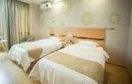 Kamar Tidur 4 Greentree Inn Baiquan Binfen Plaza