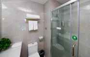 In-room Bathroom 6 Greentree Inn Qionghai Bo Ao Railway Station