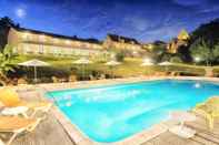 Swimming Pool Logis Hotel Laborderie