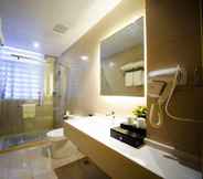 Phòng tắm bên trong 3 Greentree Inn Huanggang City Wuxue City Kanjiang A