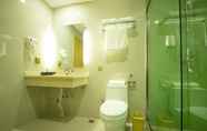 Toilet Kamar 5 Greentree Inn Wu An City Plaza