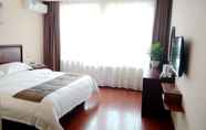 Bedroom 7 GreenTree Inn HeNan QinYang Middle HuaiFu Rd.