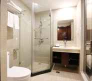 In-room Bathroom 4 Greentree Inn Rizhao Shanhaitian Holiday Resort Bu