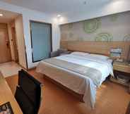 Bedroom 3 Greentree Inn Bozhou Chunyu Motor City Express