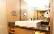 In-room Bathroom 5 Greentree Eastern Jinzhong Pingyao Ancient City Vi