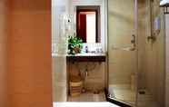 In-room Bathroom 4 Greentree Inn Weifang Linqu Zhanqian Road Luchuan