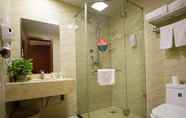 In-room Bathroom 5 Greentree Inn Shanghai Hongqiao International Airp
