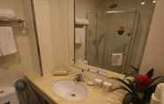In-room Bathroom 6 GreenTree Inn ZhangJiaKou North Zuanshi Road Yanch