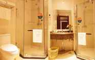 In-room Bathroom 7 Greentree Inn Chifeng Linxi Ronglin Homeland Expre