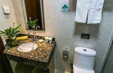 In-room Bathroom 2 Greentree Inn Beijing Changping District Nankou To