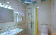 In-room Bathroom 5 Shell Xinxiang Weibin District Railway Station Dep