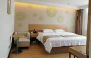 Bedroom 5 GreenTree Inn (Nantong Zhangzhishan, Deli Plaza)