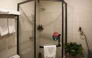In-room Bathroom 3 Greentree Inn Lianyungang Donghai Benniu Square Ho