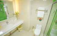 In-room Bathroom 2 Greentree Inn Wuxi Xizhang Metro Station Express H