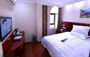 Kamar Tidur 4 GreenTree Inn (Shanghai Luoxiang Road)